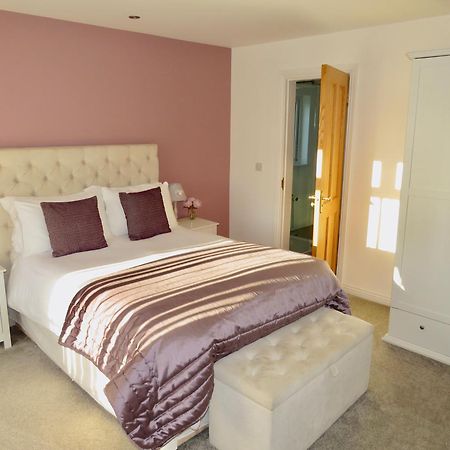 เกลนเดล เบด แอนด์ เบรกฟาสต์ Bed & Breakfast คูเชนดอล ภายนอก รูปภาพ