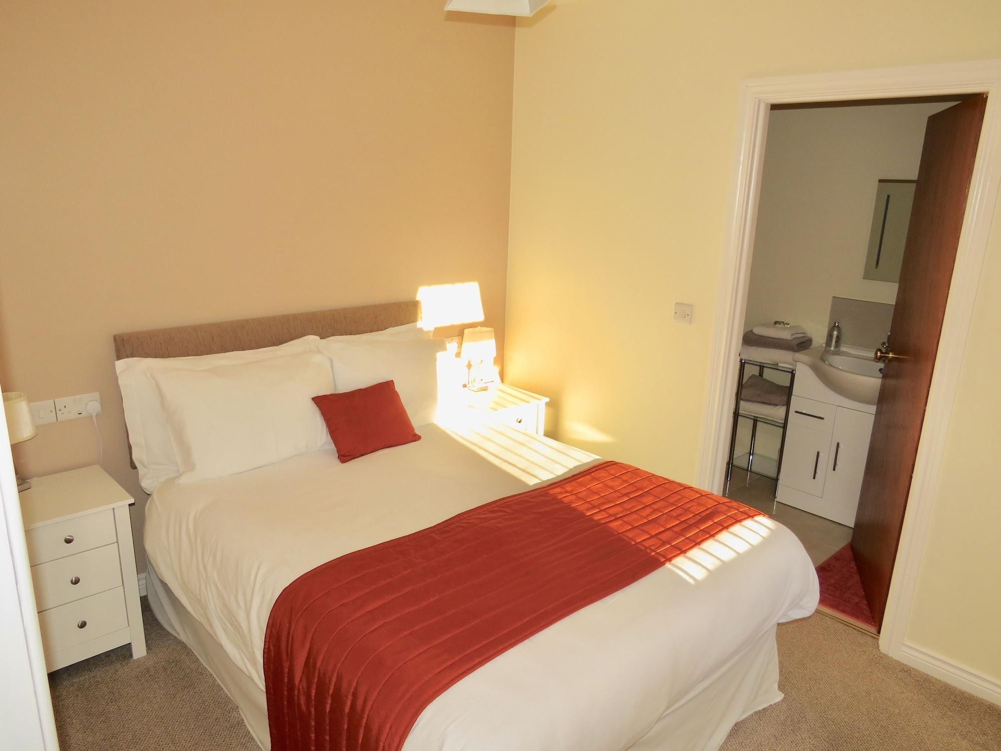 เกลนเดล เบด แอนด์ เบรกฟาสต์ Bed & Breakfast คูเชนดอล ภายนอก รูปภาพ