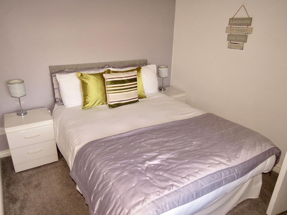 เกลนเดล เบด แอนด์ เบรกฟาสต์ Bed & Breakfast คูเชนดอล ภายนอก รูปภาพ