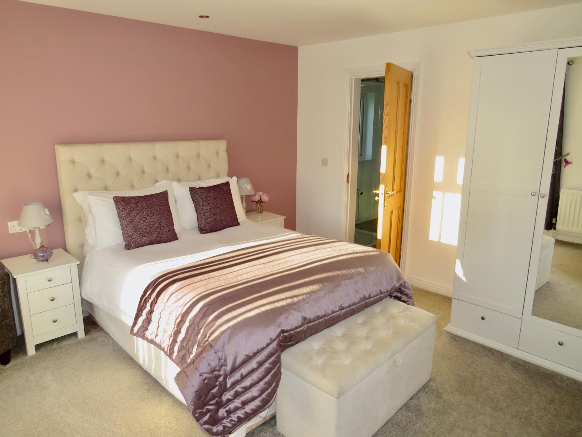 เกลนเดล เบด แอนด์ เบรกฟาสต์ Bed & Breakfast คูเชนดอล ภายนอก รูปภาพ